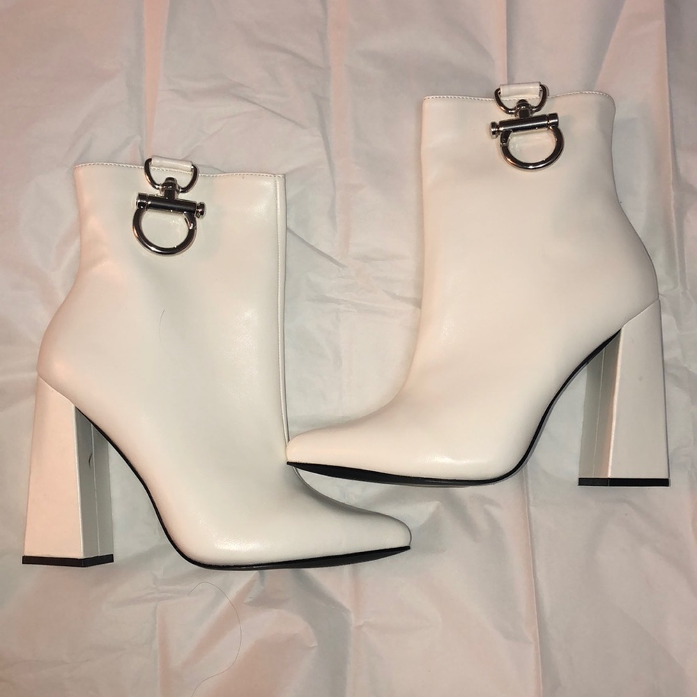 NIB: White Public Desire Heels
